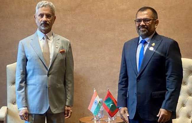 India has renewed the quota to export essential commodities to  Maldives for the years 2024-25. This decision, announced by the Indian High Commission, comes amidst diplomatic tensions between the two nations.