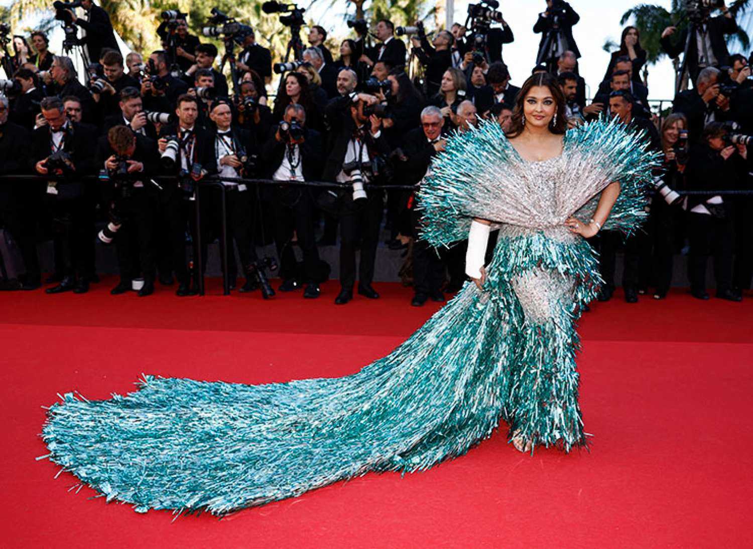 Aishwarya Rai Bachchan's dramatic Cannes outfit on Day 2 fails to impress