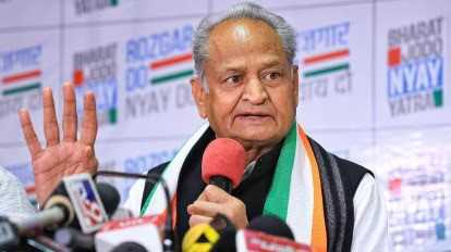 Governors doing politics not 'good tradition', says Gehlot