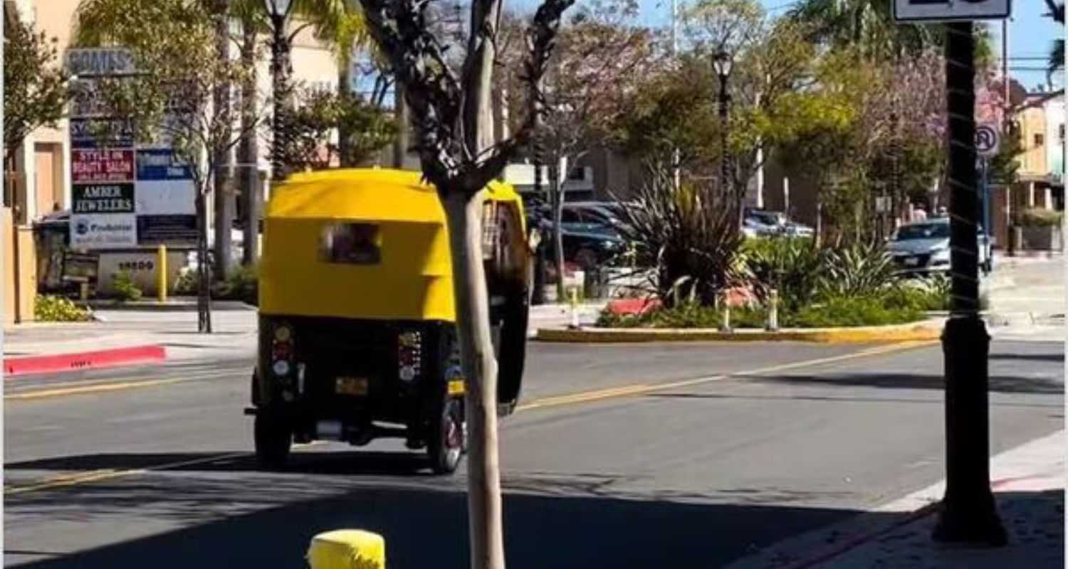 A screenshot of the auto in the streets of California.