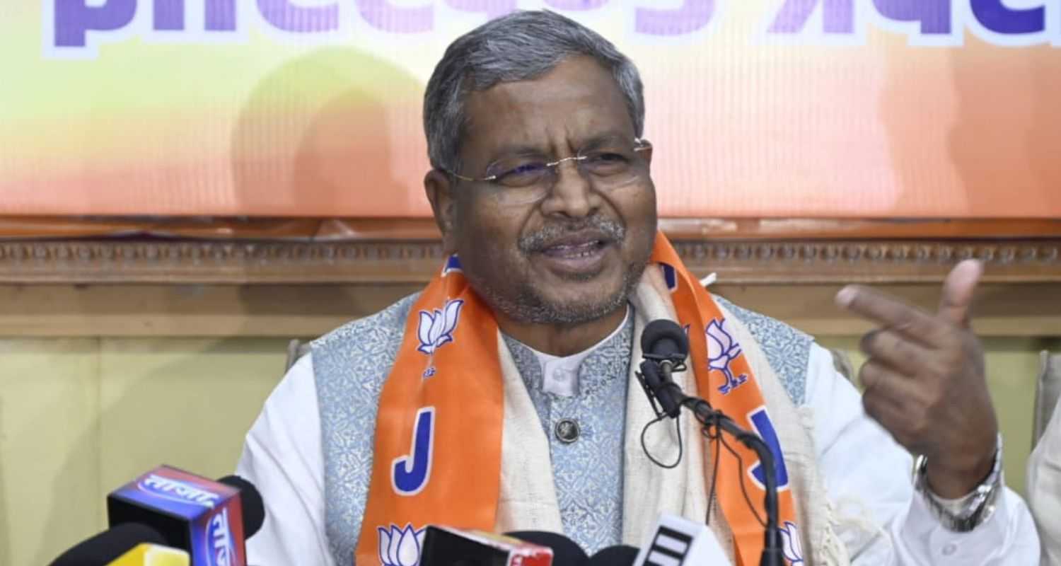 Jharkhand BJP President Babulal Marandi addressing a press conference, revealing secrets about former CM Hemant Soren