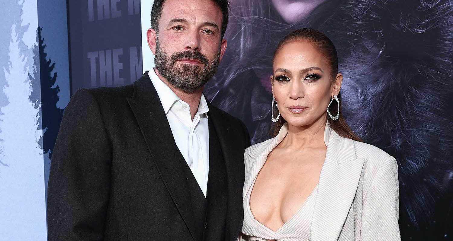 Jennifer Lopez and "Atlas" co-star Simu Liu shut down a reporter at a press event for the film in Mexico City after he asked the actor whether rumours about her divorce with Ben Affleck were true.