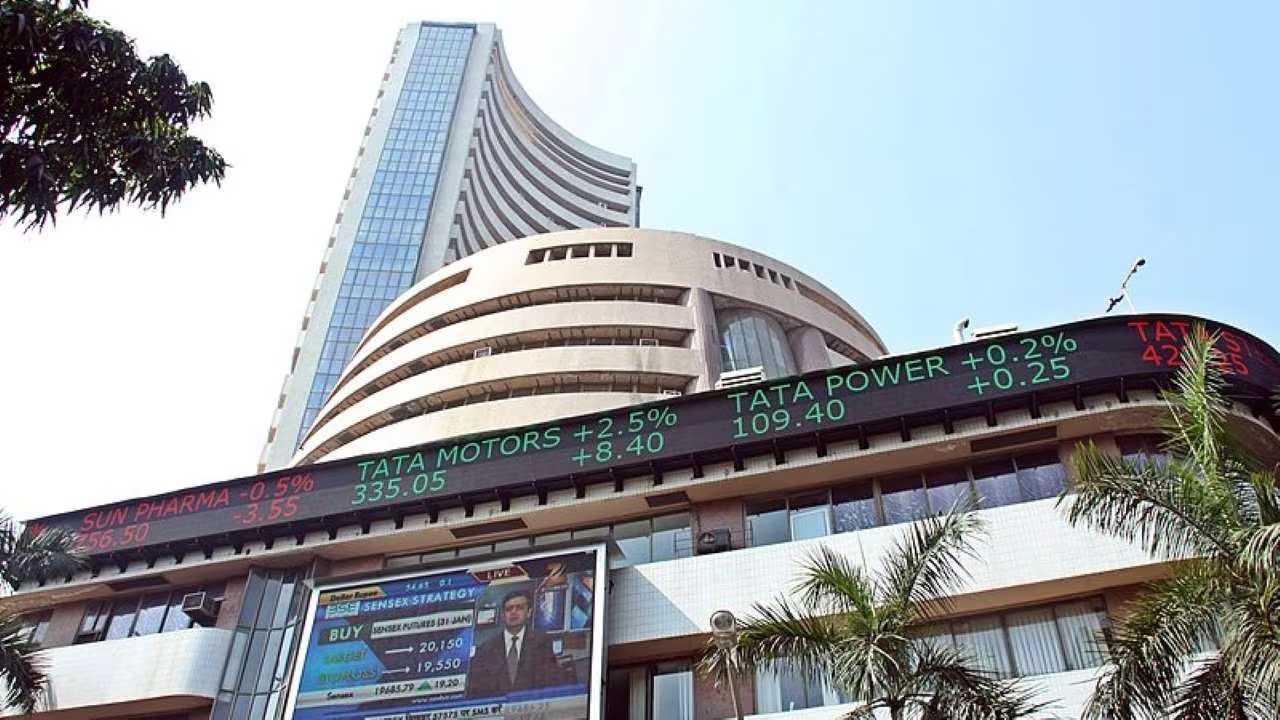 Sensex climbs 100 points, Nifty hits new high