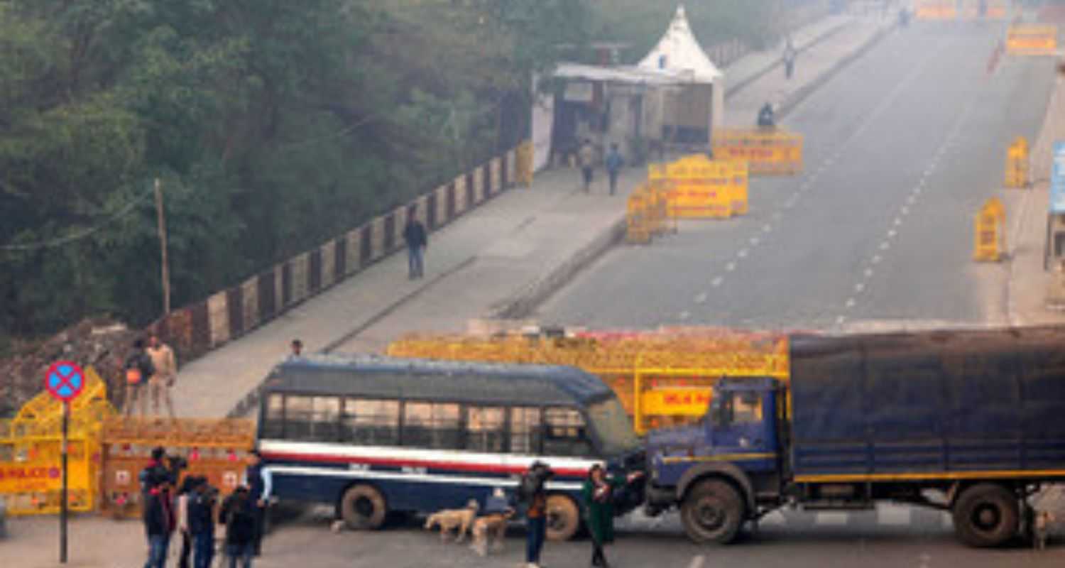 A team of three Union ministers will hold talks on Monday with a delegation of farmer leaders, who are planning to march towards Delhi. 