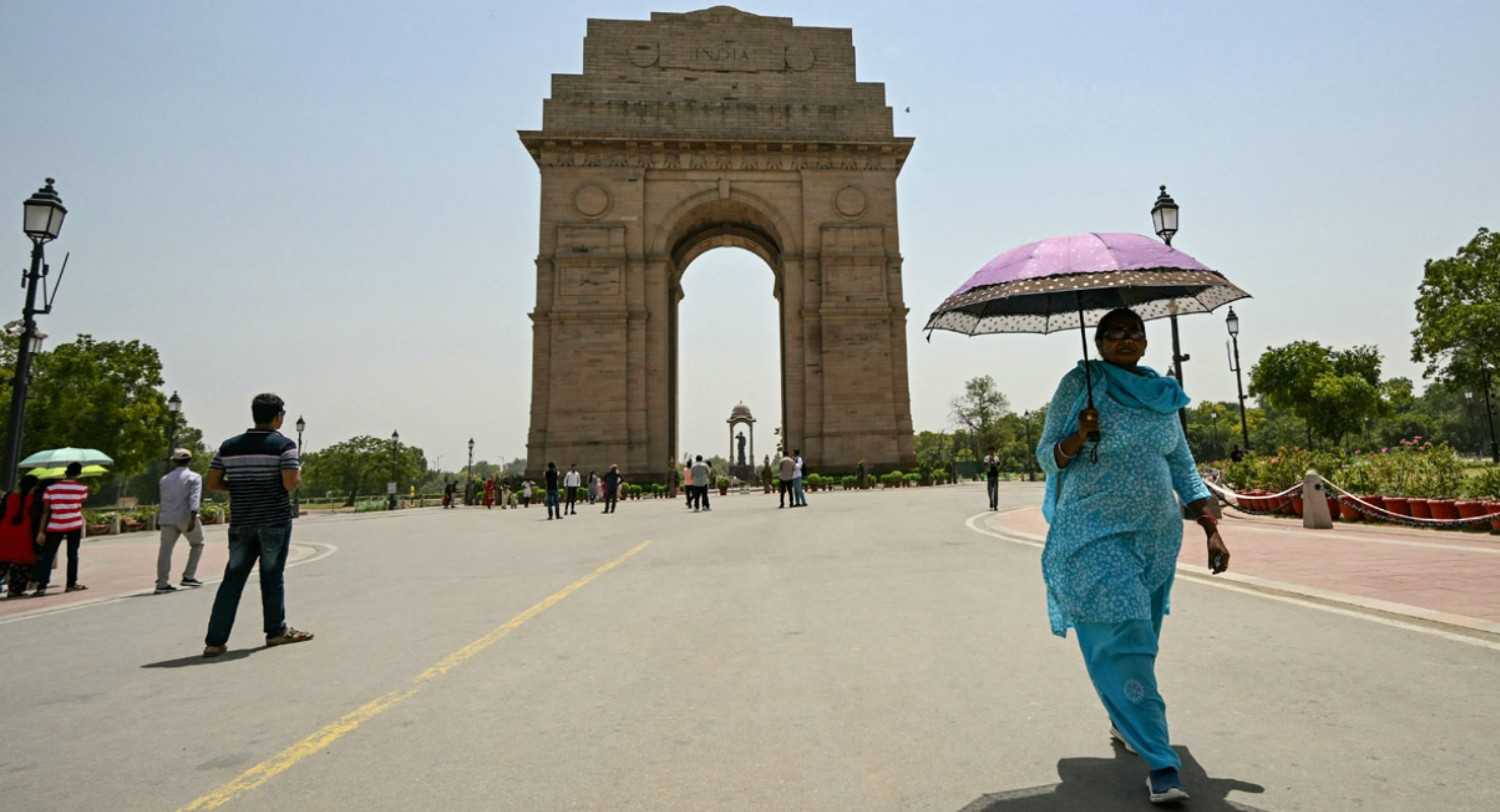 Delhi nights remain warm, minimum 33°C