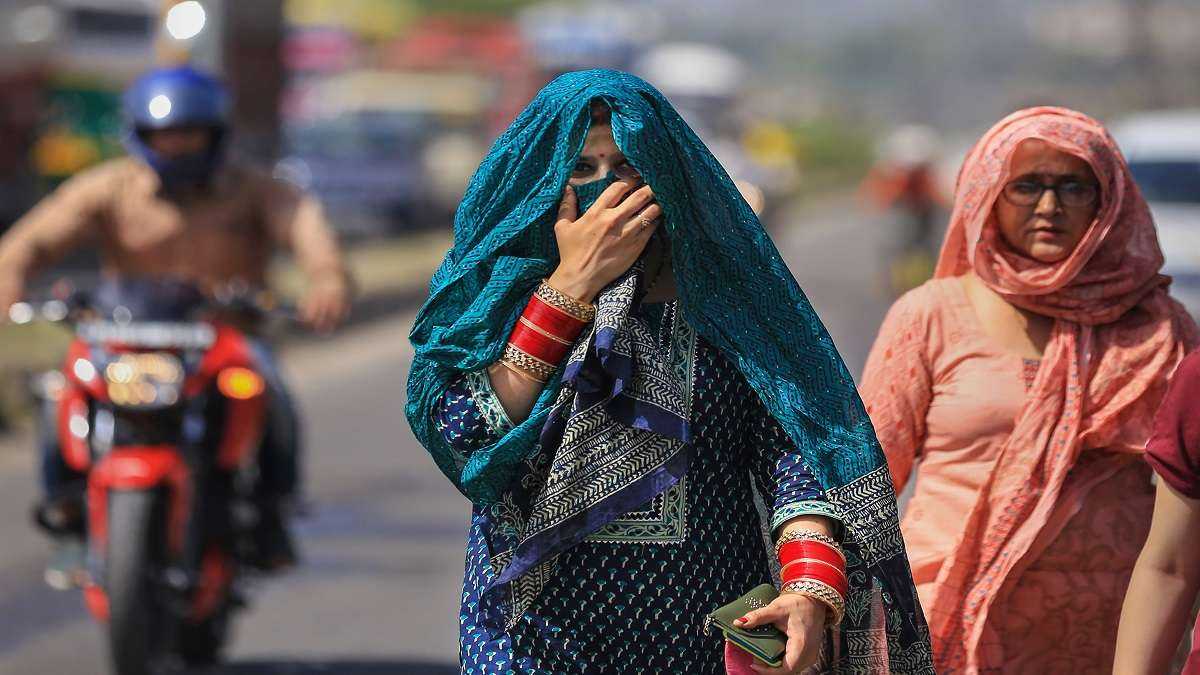 Delhi-NCR sizzle in extreme heat, ‘red alert’ issued for next 5 days