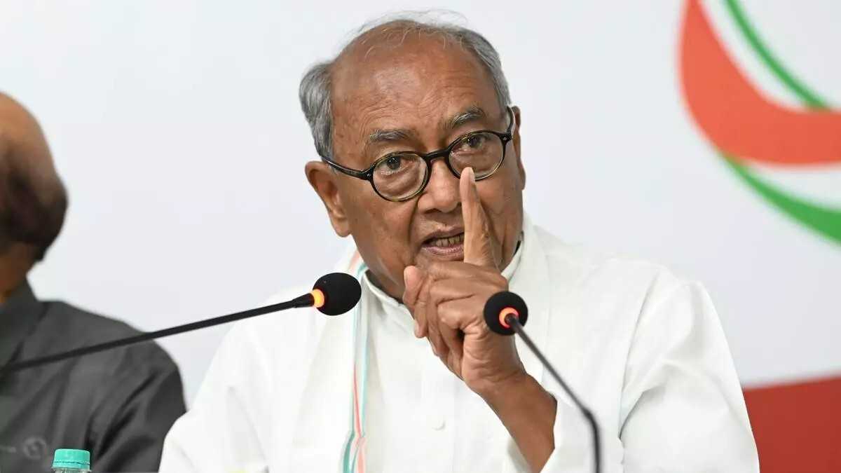 Digvijaya accuses RSS, BJP for using british divide and rule