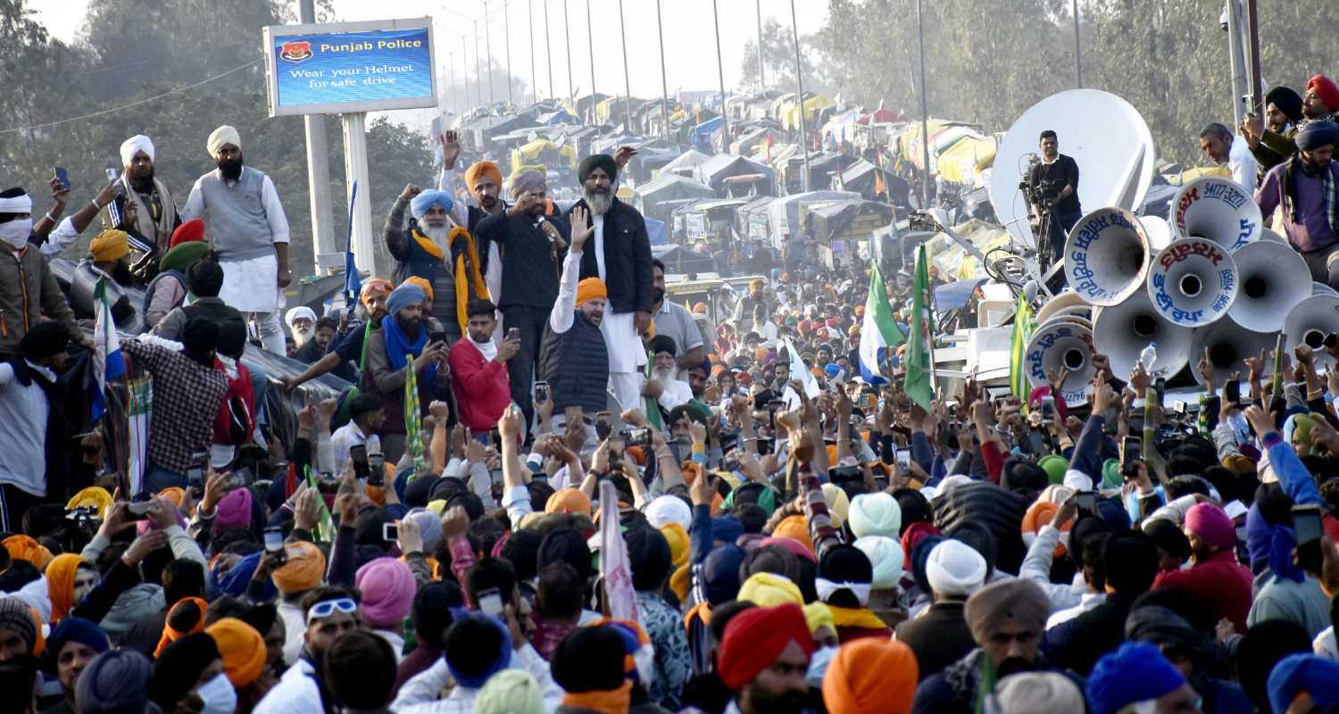 Protestors block the Shambhu border, violence and teargas were released.