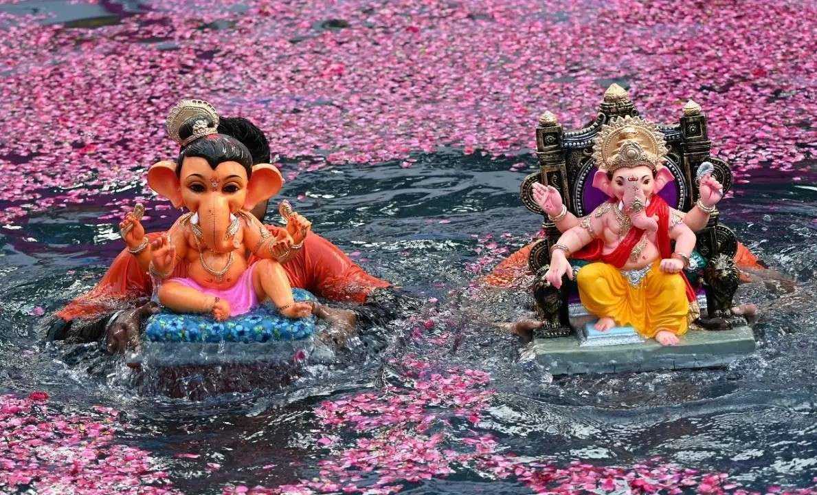 Over 62,000 Ganesh idols immersed in Mumbai on day 2