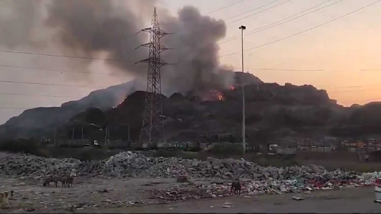 Fire at Ghazipur landfill sparks political outcry, residents suffer