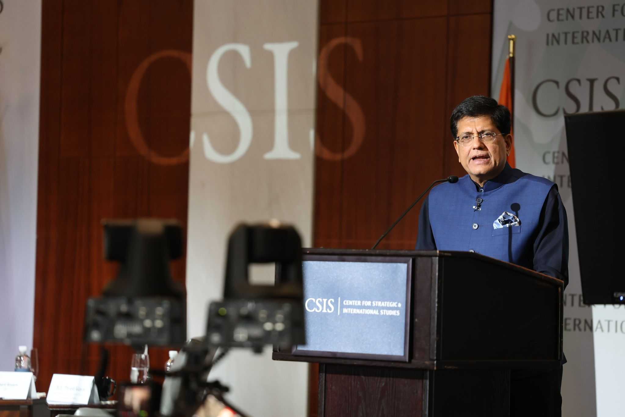 No change in policy on multi-brand retailing, says Goyal in US