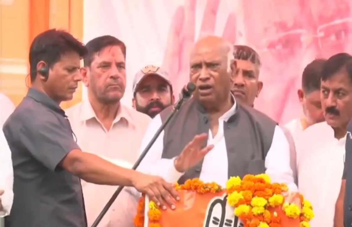 The Congress leader's remarks at a poll rally in Jammu and Kashmir's Kathua, that he would die only after PM Modi was removed from power was criticised by Union Home Minister Amit Shah.