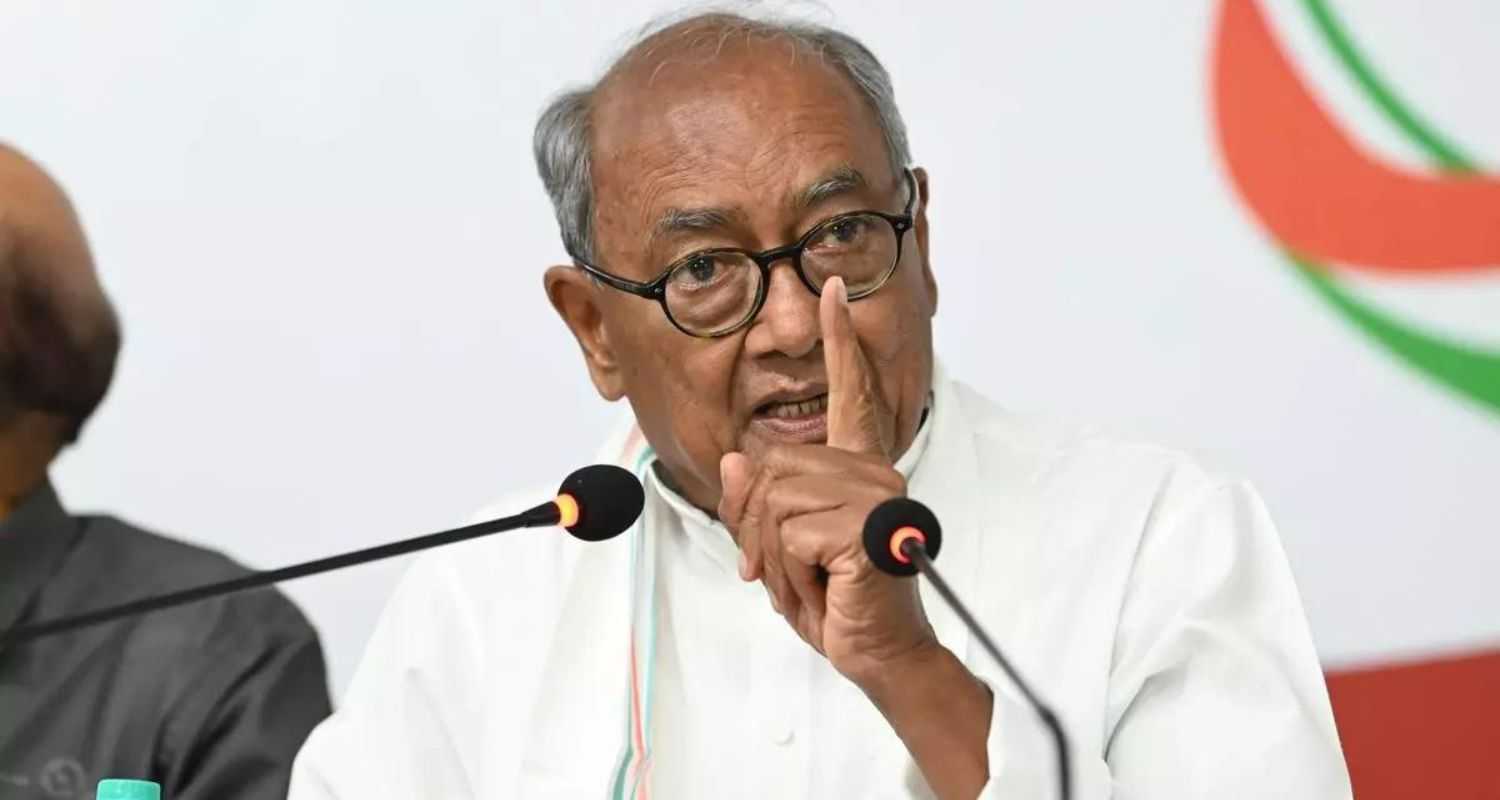 Digvijaya Criticises Govt Over DAP Shortage In Madhya Pradesh.