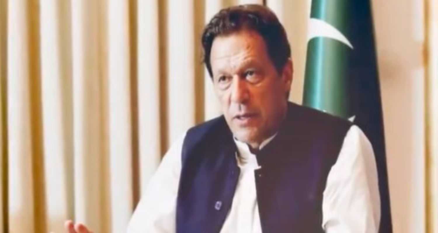 Imran Khan booked for inciting Pak govt officials to mutiny: Report
