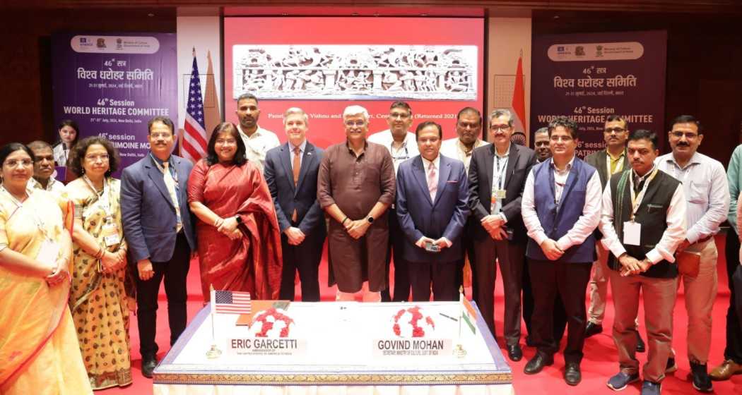 India, US delegates after signing the cultural property agreement.