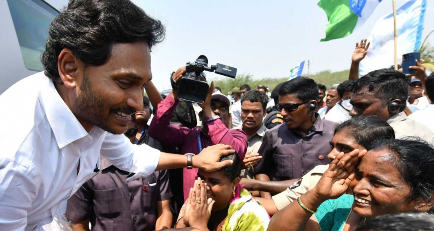 YS Jagan Mohan Reddy with state's locals.