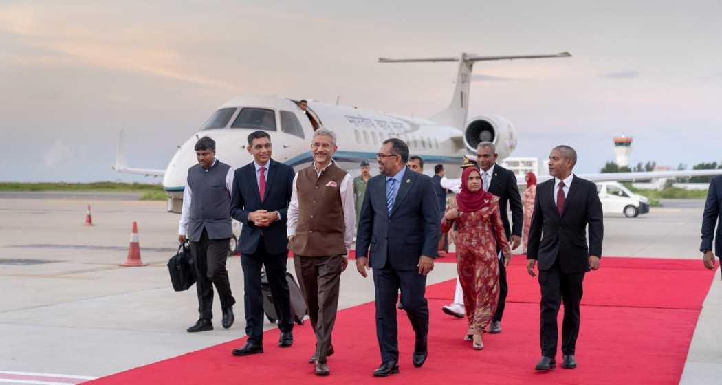 Maldives Foreign Minister Moosa Zameer warmly receives India's External Affairs Minister S. Jaishankar during his official visit to Male,