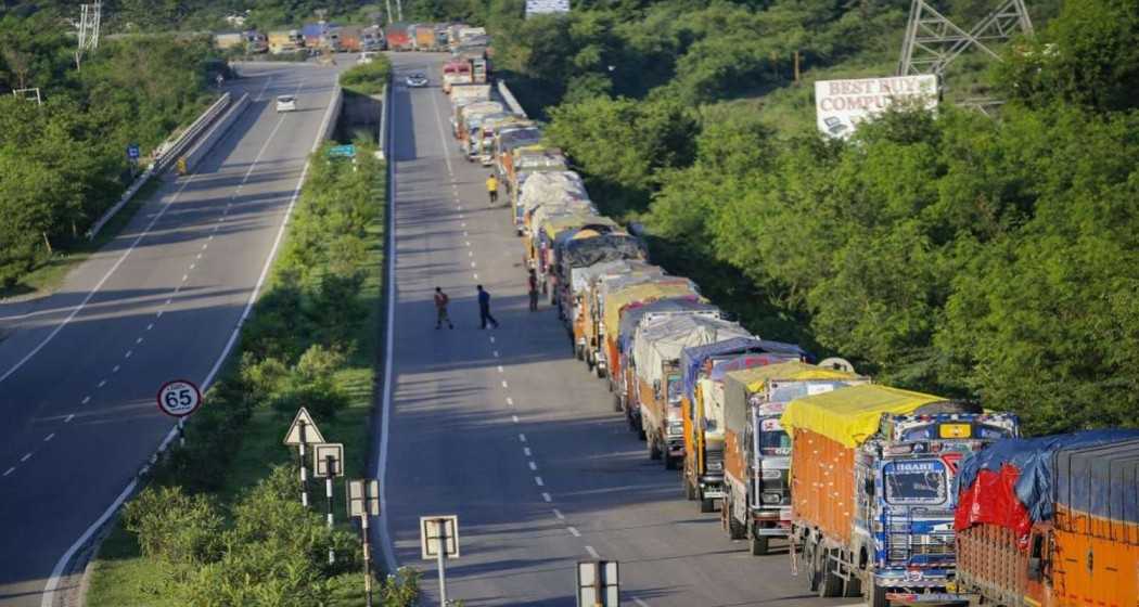 Vehicular movement on the Jammu-Srinagar National Highway resumed early Saturday.