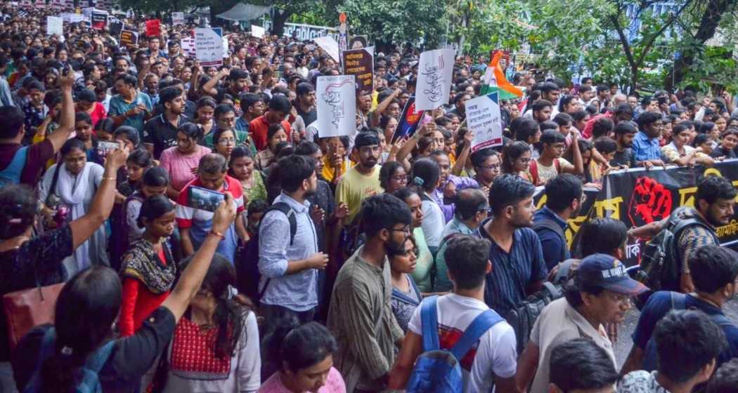 The junior doctors in Kolkata RG Kar Medical College and Hospital resumed their indefinite "total cease work".