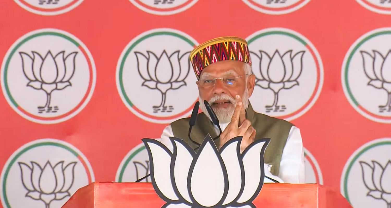 Prime Minister Narendra Modi addressing a public rally in Mandi, Himachal Pradesh.