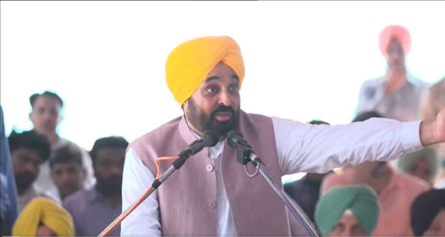 CM Bhagwant Mann addressing a public gathering in Muktsar.