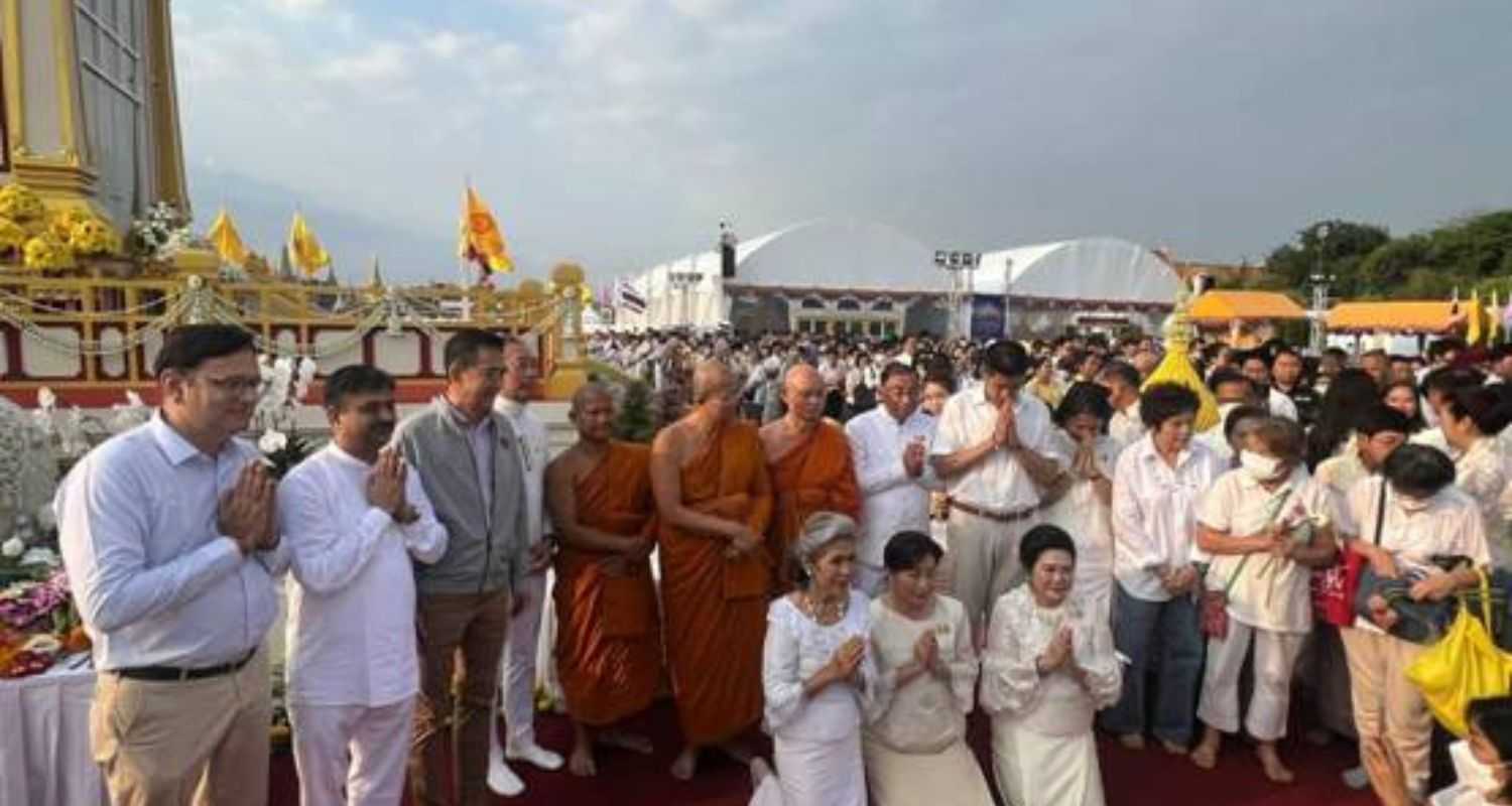 Nearly 100,000 devotees gather to pay homage to the Sacred Relics at the Pagoda in Sanam Luang Pavilion on Makha Bucha Day, February 24th.