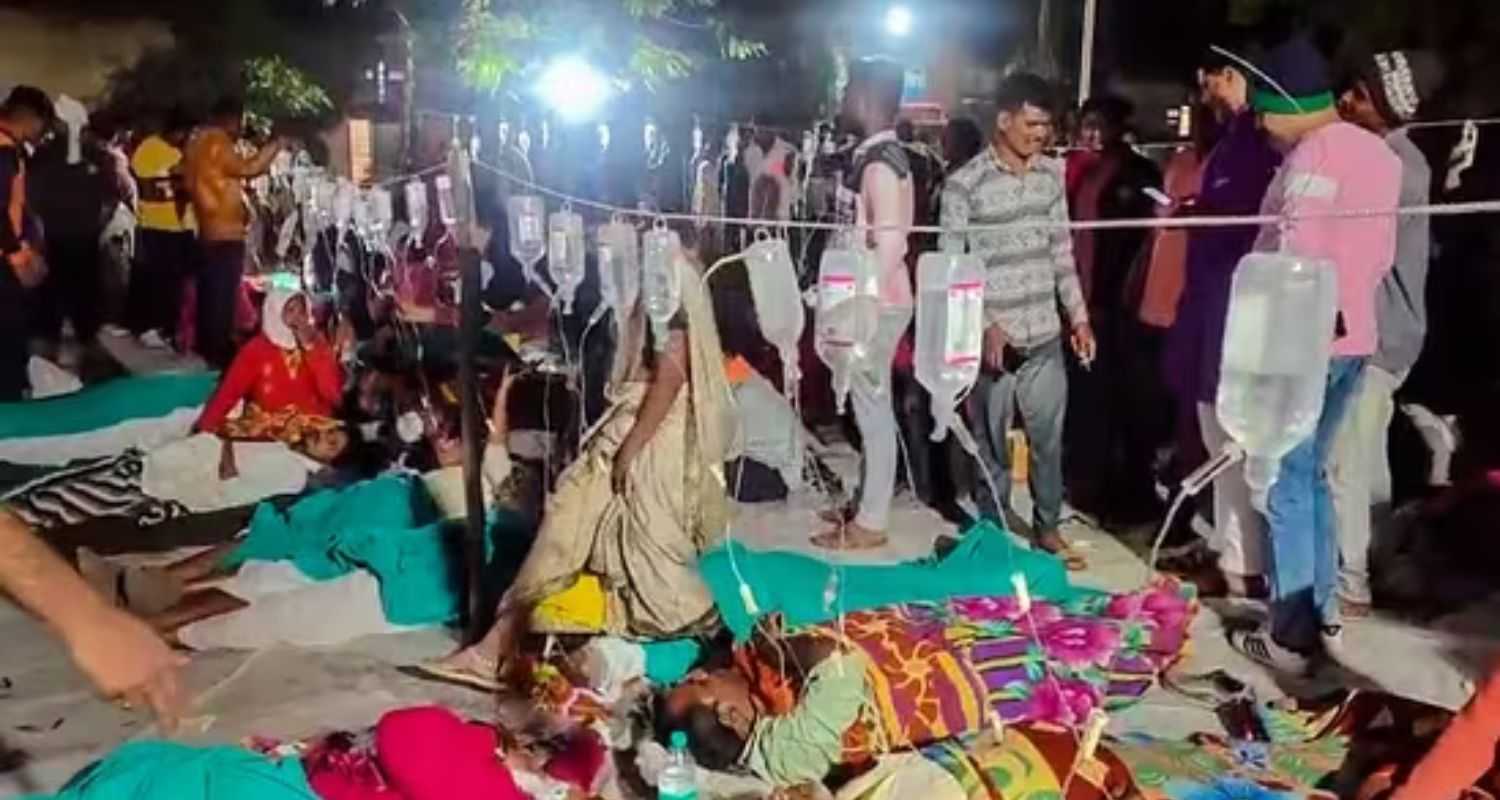 People being treated at a makeshift facility after suspected food poisoning at Lonar, in Buldhana district on Tuesday.