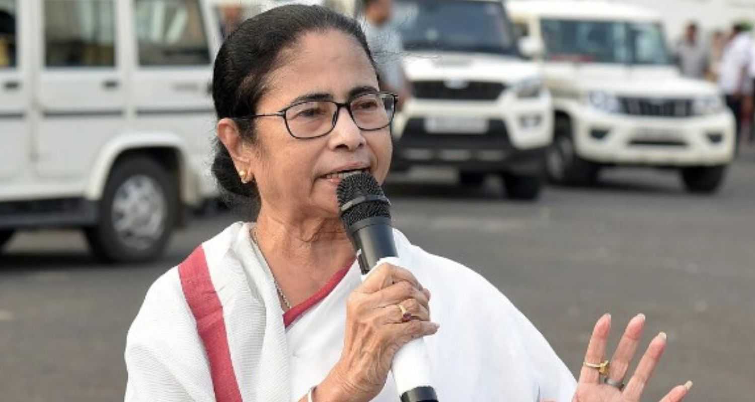 Mamata en route to attend NITI Aayog meet slated for Jul 27 