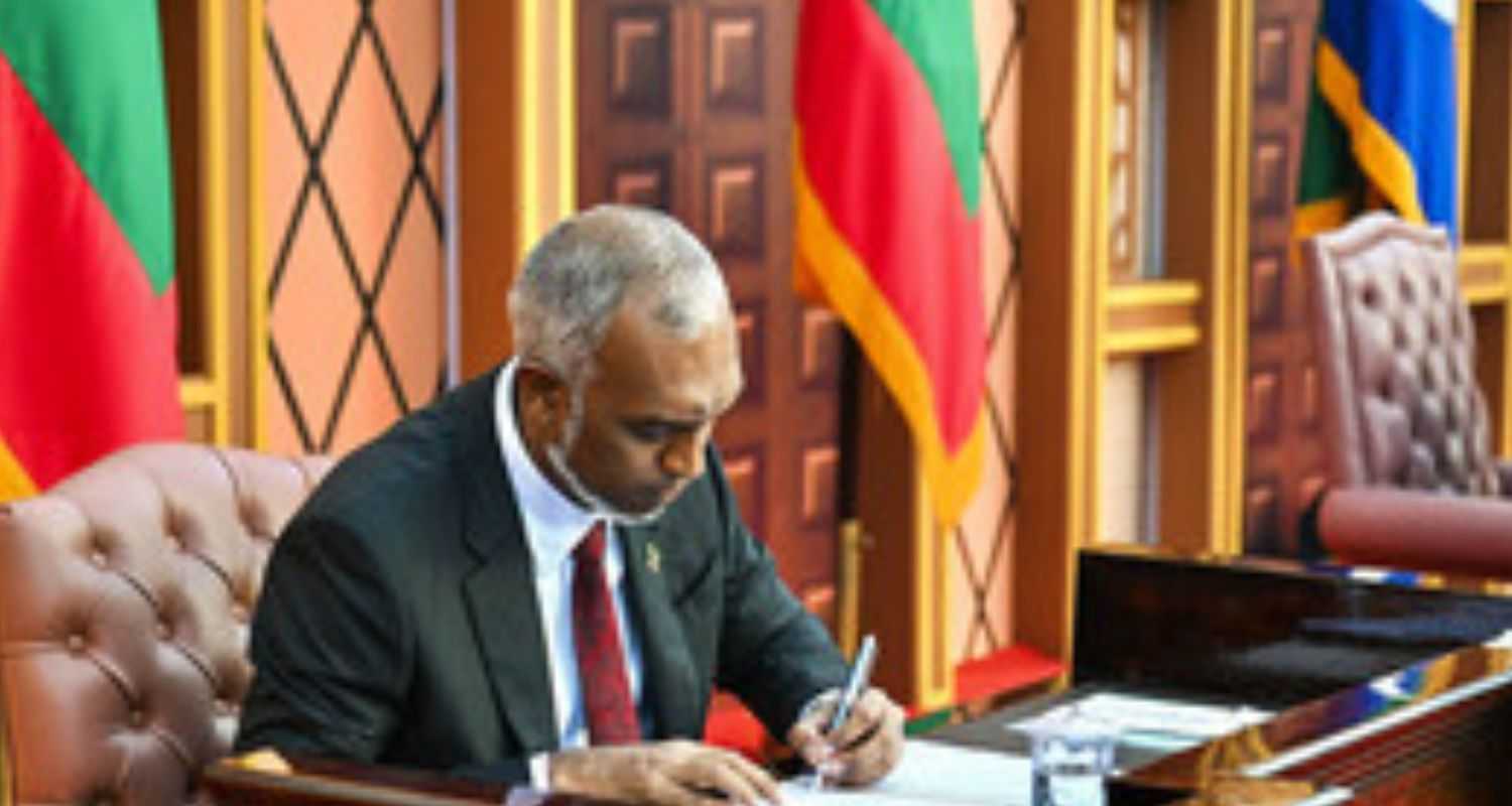 Prime Minister Narendra Modi with Maldives President Mohamed Muizzu. File Photo.