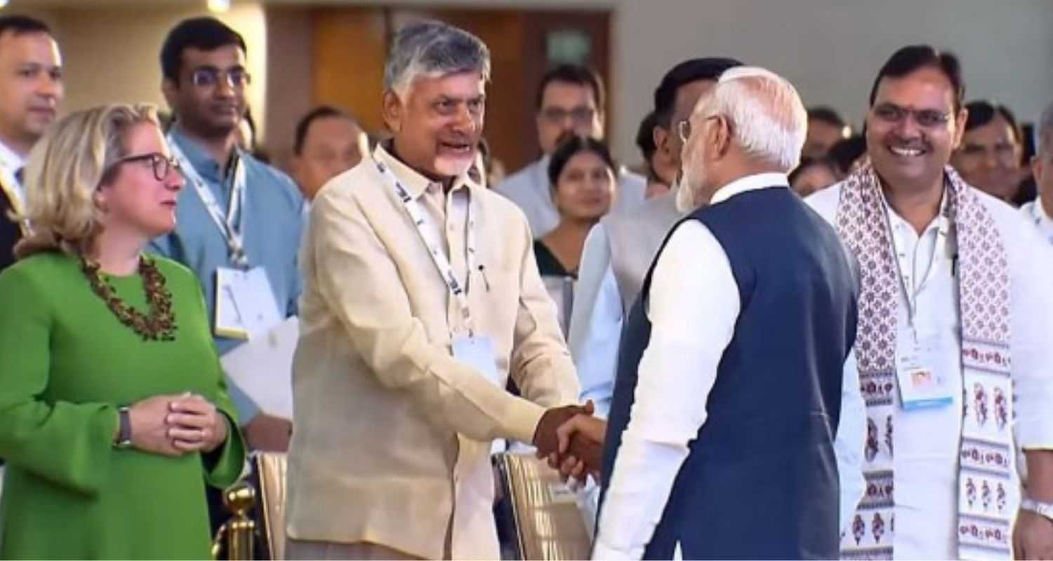 Naidu meets PM Modi at Global RE-Invest meet in Gandhinagar