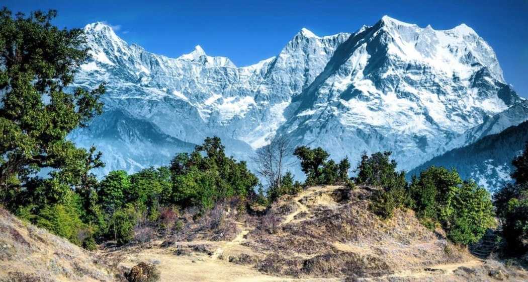 A view of the Chaukhamba III peak.