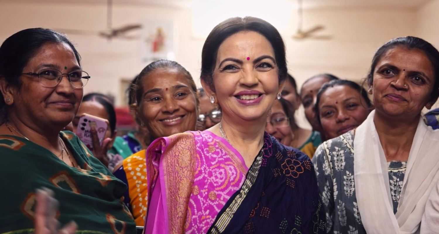 Nita Ambani interacted with local artisans in Jamnagar who were making Bandhnis for the upcoming  wedding of her son Anant Ambani with Radhika Merchant.