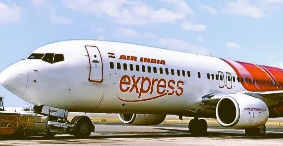 The sources said an X handle issued threats on Tuesday to seven flights -- an Air India Express flight from Jaipur to Bengaluru via Ayodhya (IX765), a SpiceJet flight from Darbhanga to Mumbai (SG116), an Akasa Air flight from Bagdogra to Bengaluru (QP 1373), an Air India flight from Delhi to Chicago (AI 127), an Indigo flight from Dammam (Saudi Arabia) to Lucknow (6E 98), an Alliance Air Amritsar-Dehradun-Delhi flight (9I 650) and an Air India Express flight (IX 684) from Madurai to Singapore.