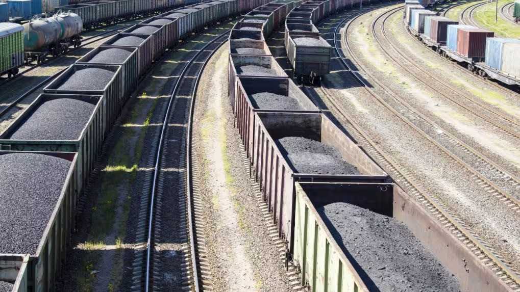 Govt identifies 38 priority rail projects under coal logistics plan