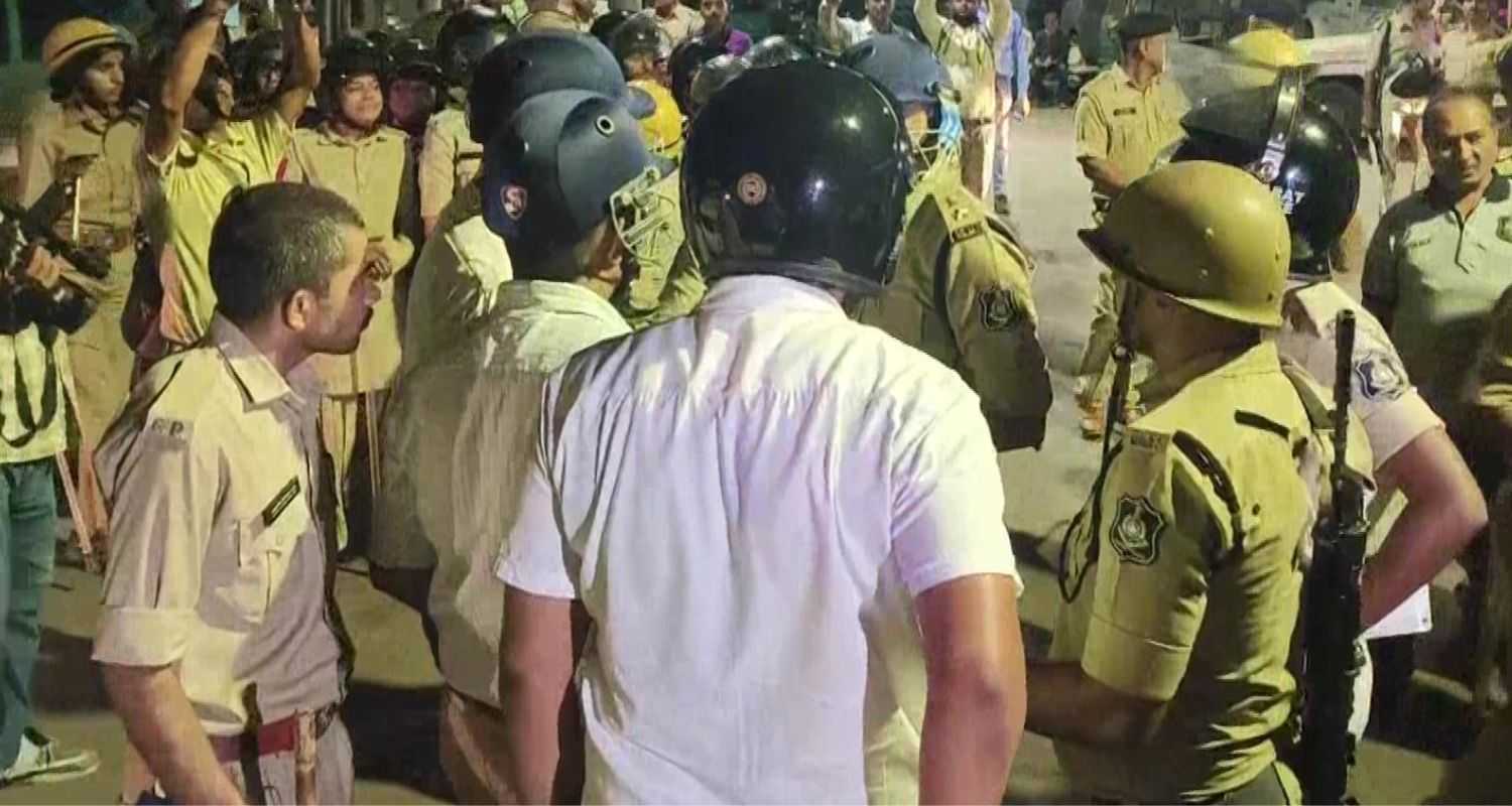 Surat Police beefs up security ahead of Milad-Un-Nabi, Ganesh idol immersion