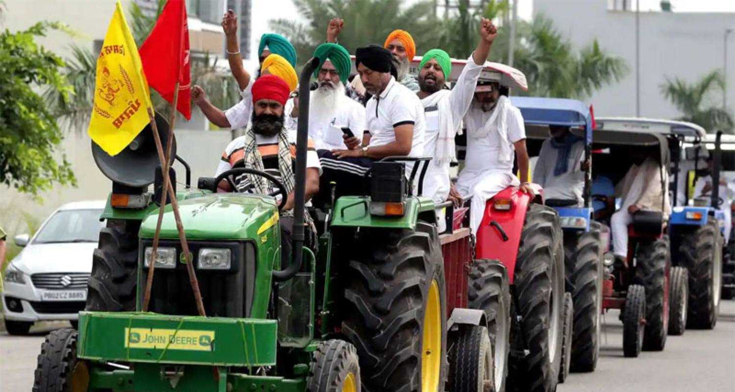 In Amritsar on Thursday, around 600 tractors, sporting the national flag and flags of farmers' outfits, participated in the tractor march.  The tractor march, which was led by farmer leader Sarwan Singh Pandher, began from Attari and culminated at Golden Gate, after covering around 30 kilometres.