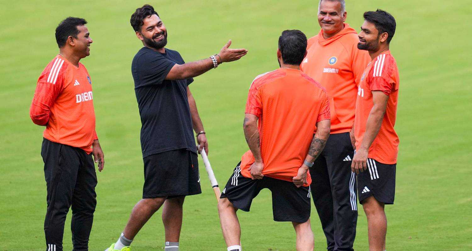 Rishabh Pant with Indian team members in Bengaluru.