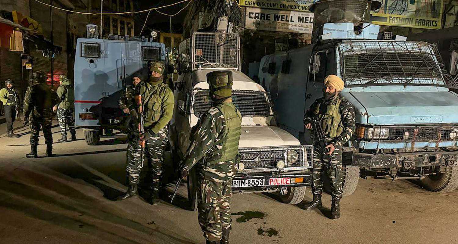 Indian Army and CRPF Personnel deployed in Srinagar after the Habba Kadal attack.