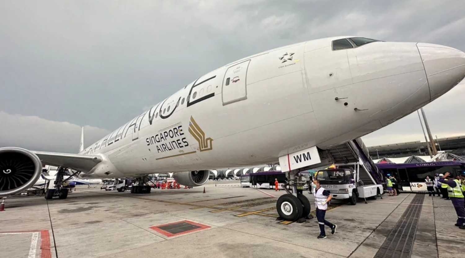 Singapore Airlines flight turbulence: 22 passengers suffer spinal injuries