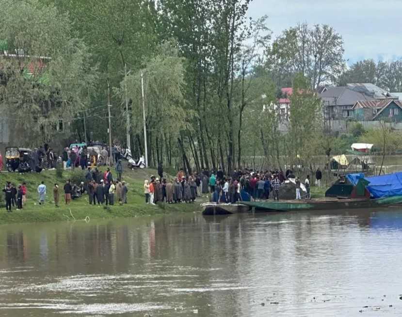 Several children, teens feared dead as boat capsizes in J&K