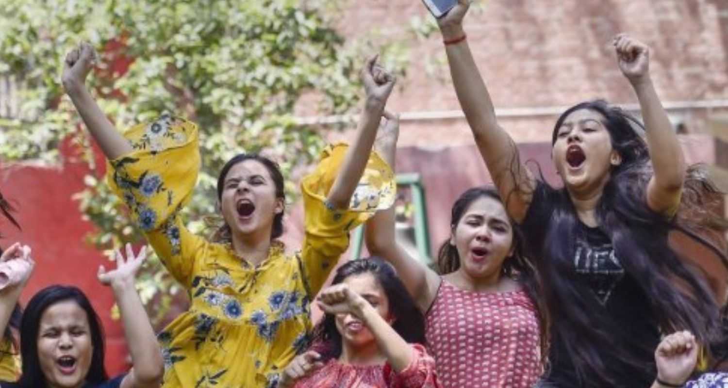 Girls outperform boys in CBSE exam