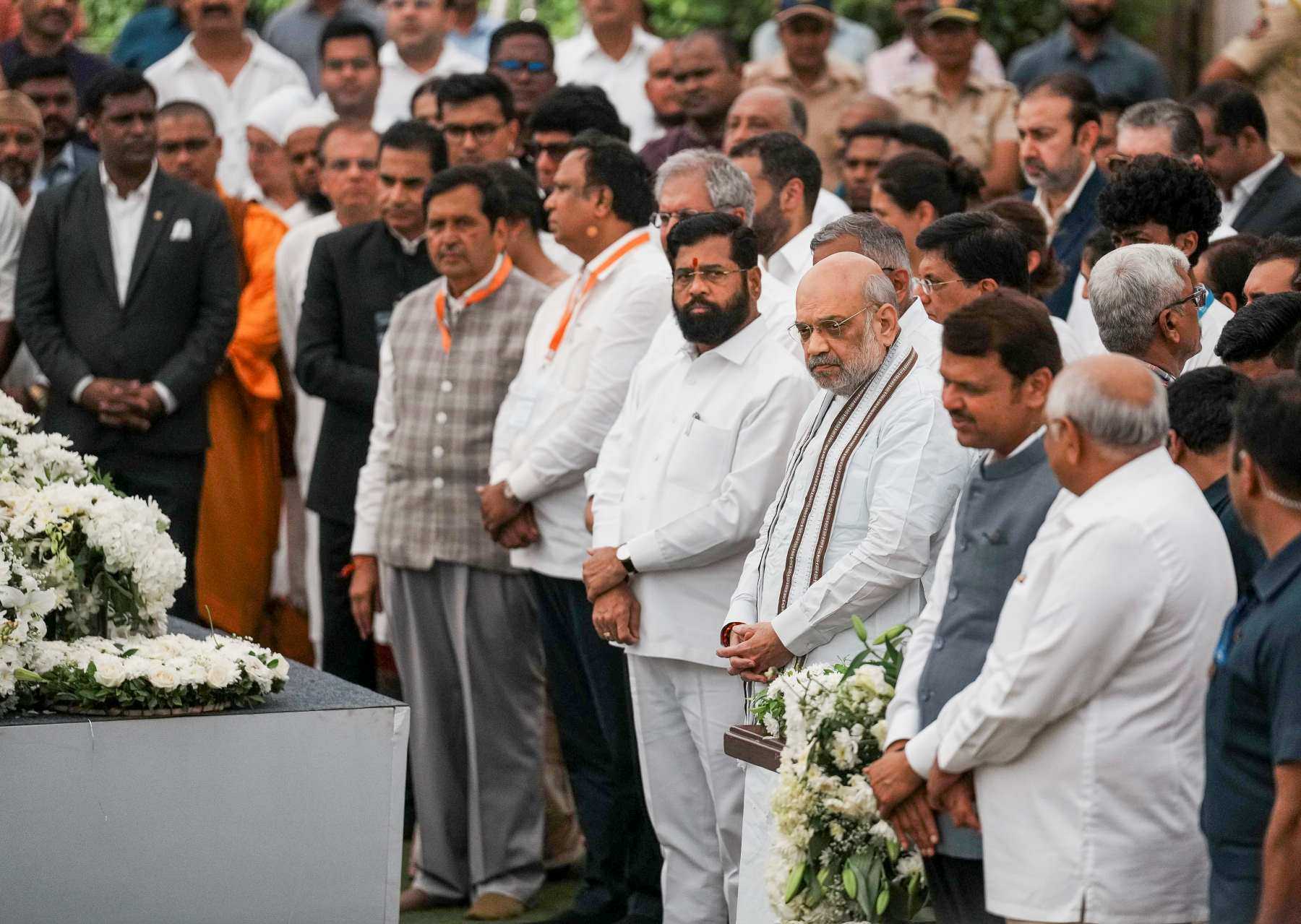 Union Home Minister Amit Shah, Maharashtra Chief Minister Eknath Shinde, his deputy Devendra Fadnavis, Gujarat CM Bhupendra Patel and Union Commerce Minister Piyush Goyal were present at the crematorium in central Mumbai.