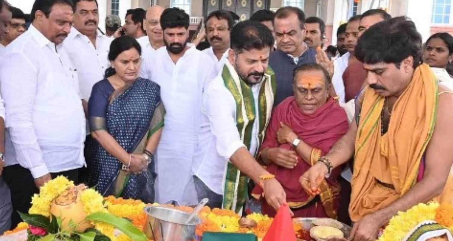 CM lays foundation stone of 'Telangana Thalli' statue in Secretariat
