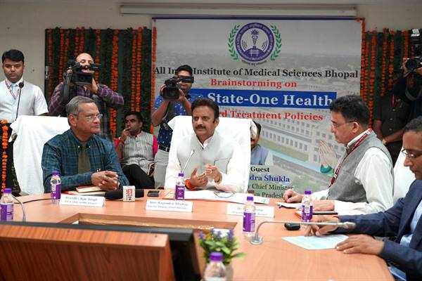 MP govt to recruit 30,000 health workers, 3,000 doctors