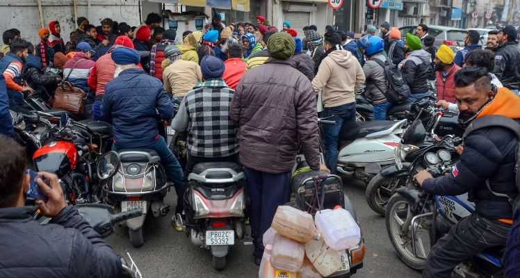 Truckers protest, India, Amritsar, Fuel shortage