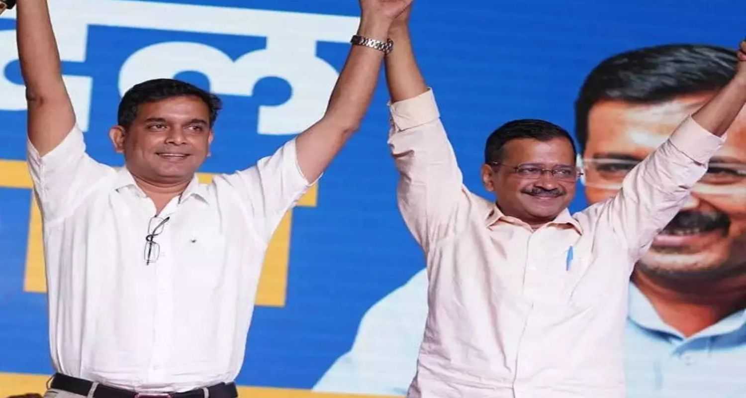 AAP Goa's Chief Amit Palekar with Delhi's CM Arvind Kejriwal. File Photo.