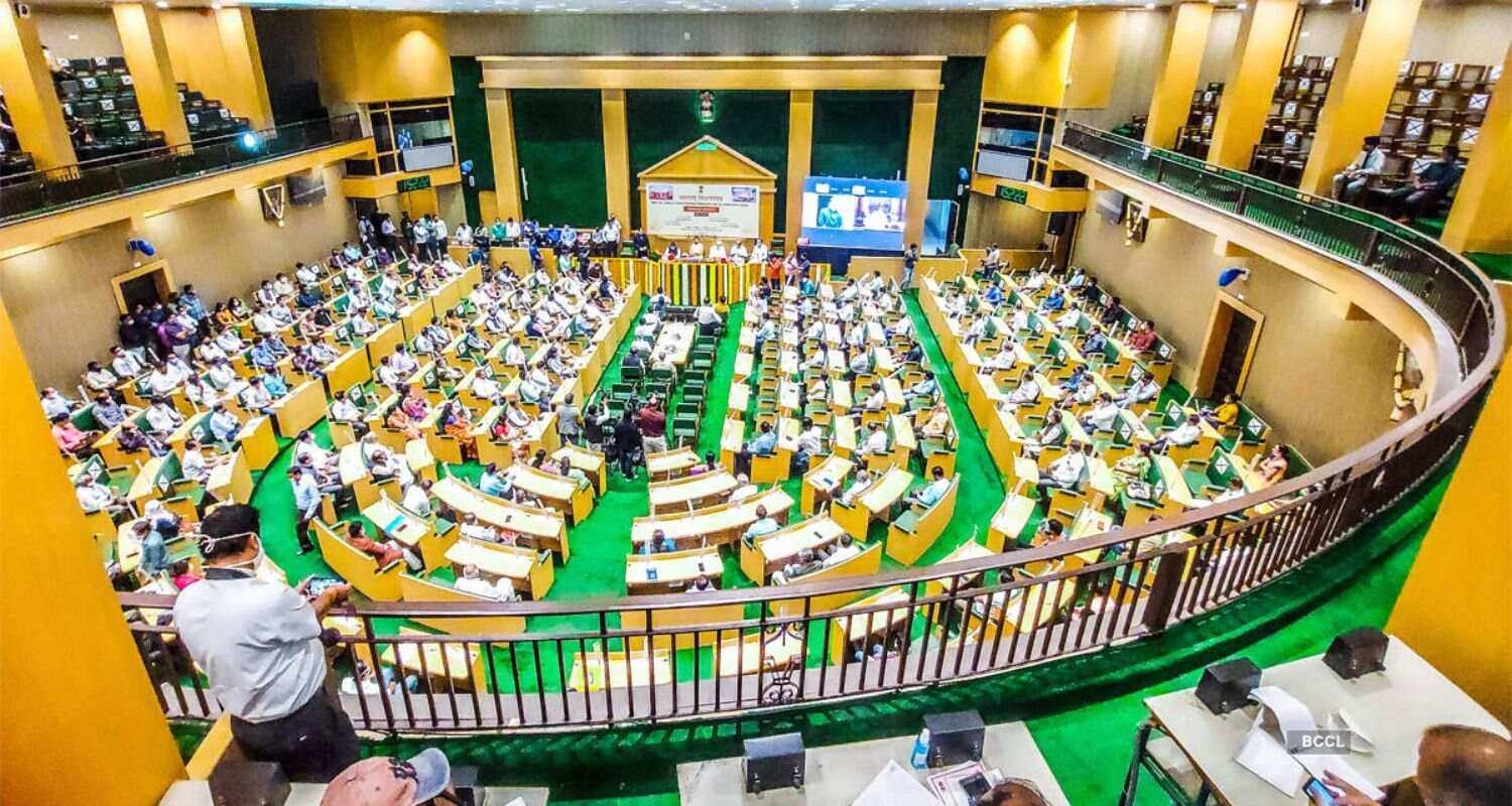 Maha Assembly in Uproar as Oppn Denied Speech on Dy CM's Reply.