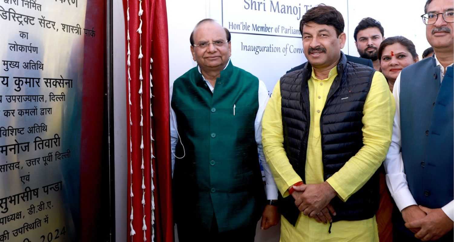 Delhi LG Saxena and MP Manoj Tiwari. Image X.