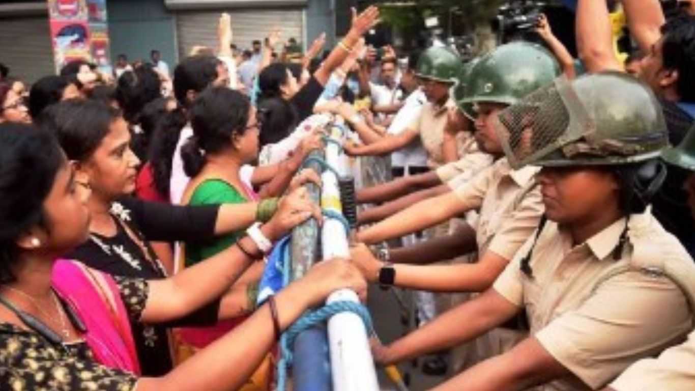 Kolkata Police prohibit gathering near RG Kar hospital till Aug 24
