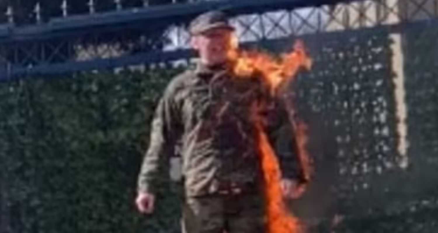 A soldier from the US Air Force set himself on fire in front of the Israeli embassy in Washington